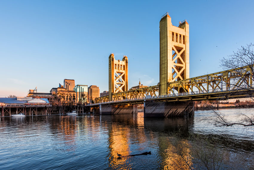 Puente Gold Tower en Sacramento